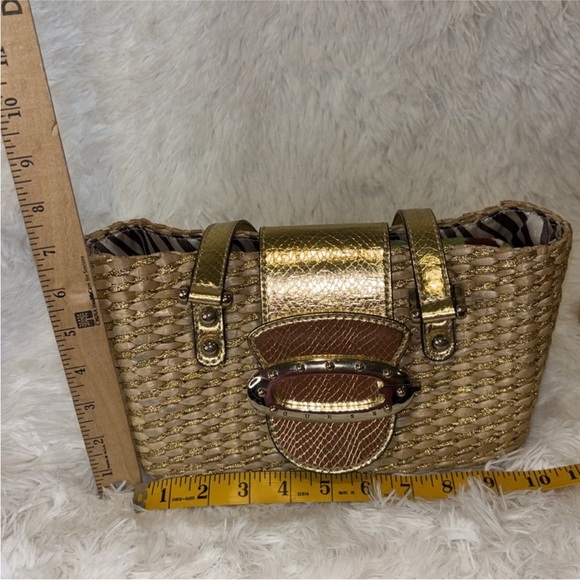 Y2K Guess Straw and Gold Ribbon
Woven Shoulder Bag - Picture 11 of 16